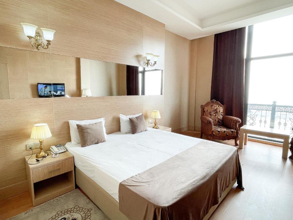 Nobel Hotel Baku Exteriör bild