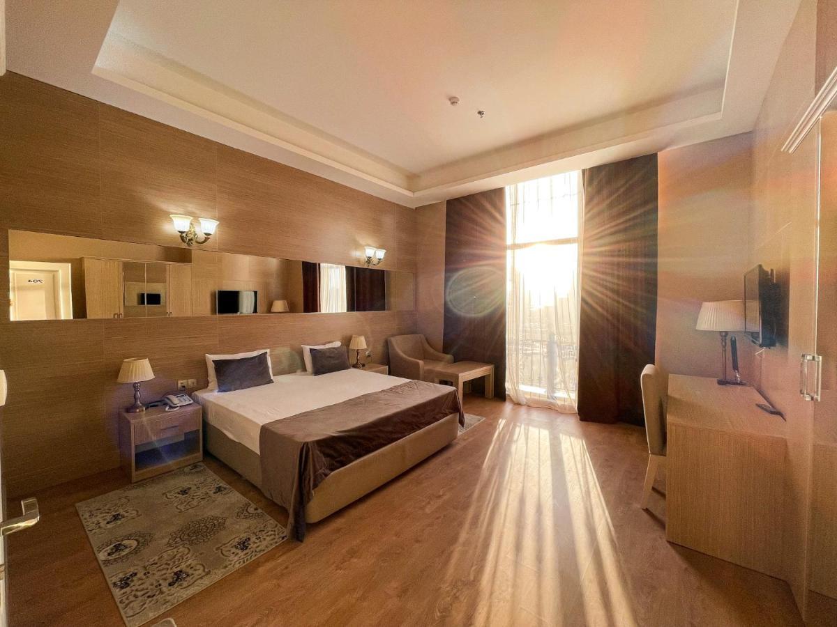 Nobel Hotel Baku Exteriör bild
