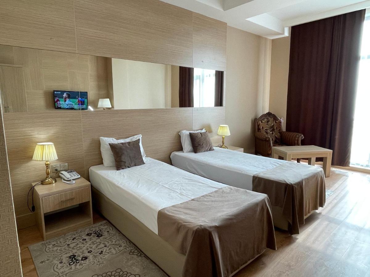 Nobel Hotel Baku Exteriör bild