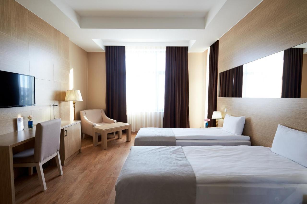 Nobel Hotel Baku Exteriör bild