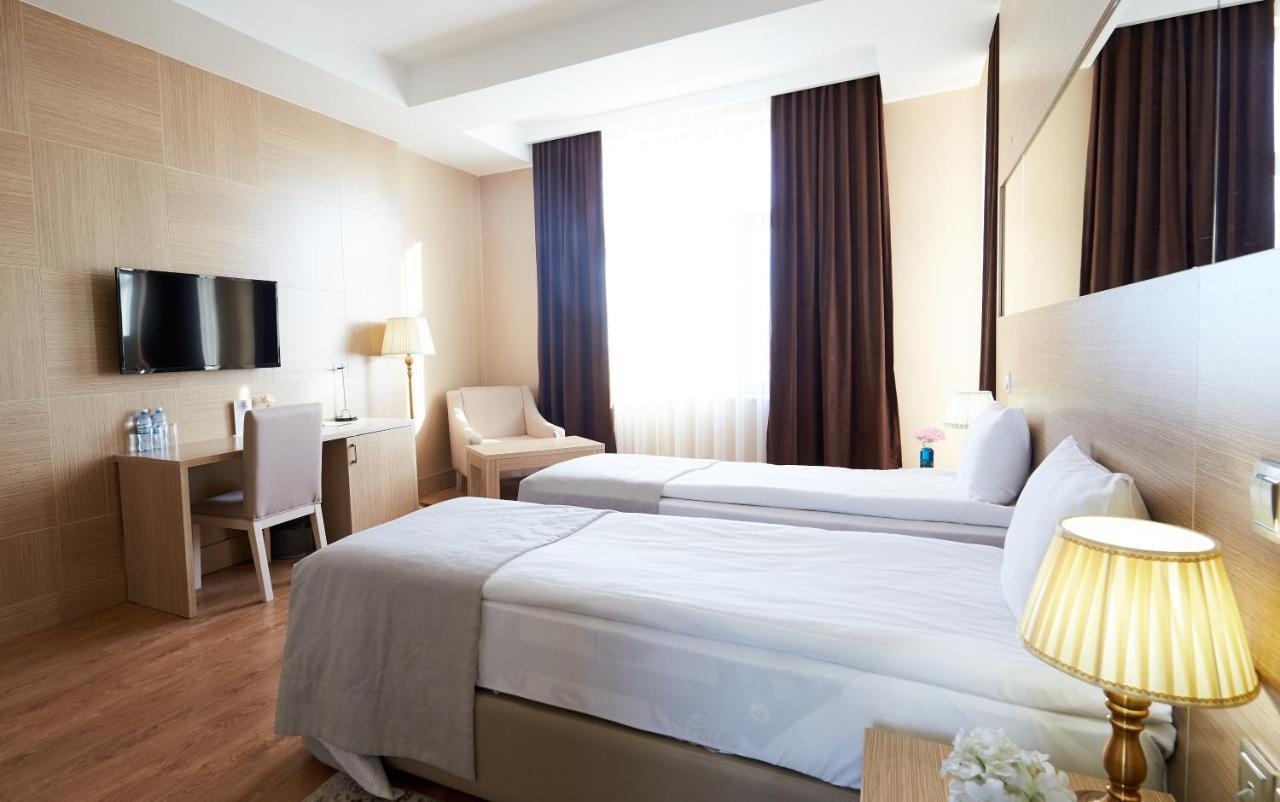 Nobel Hotel Baku Exteriör bild