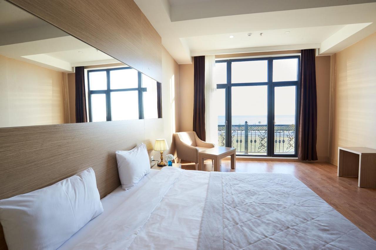 Nobel Hotel Baku Exteriör bild