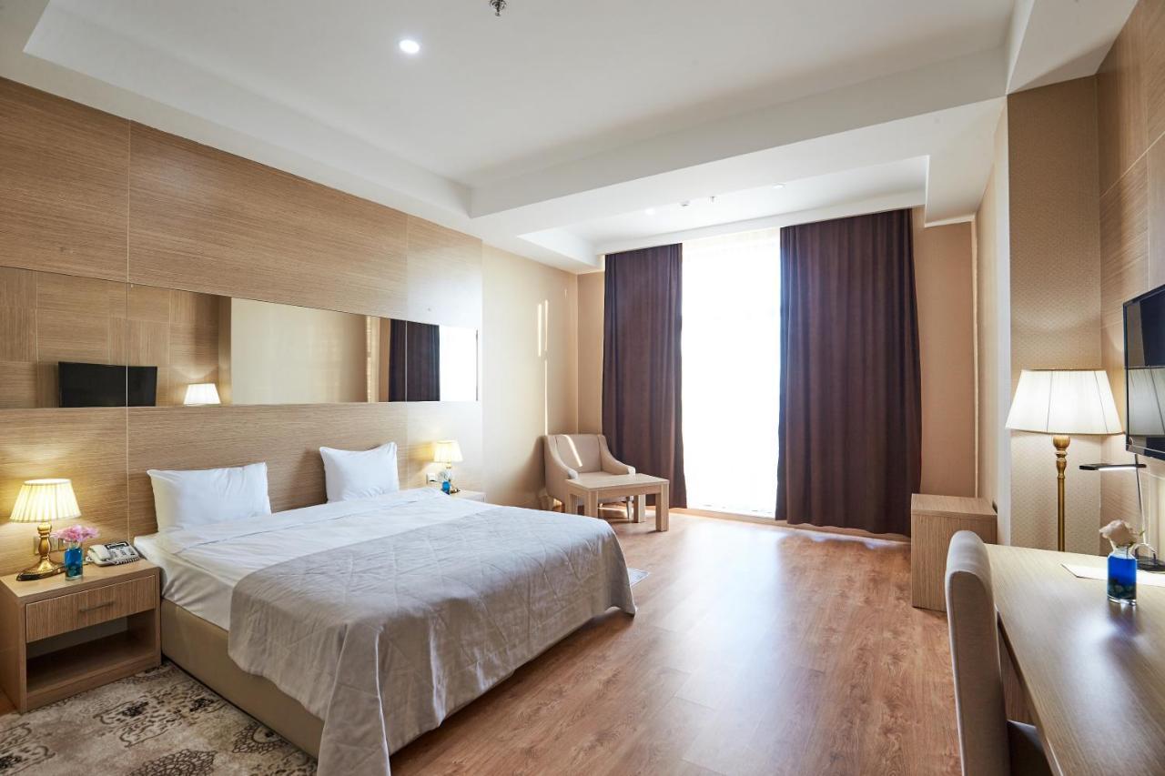 Nobel Hotel Baku Exteriör bild