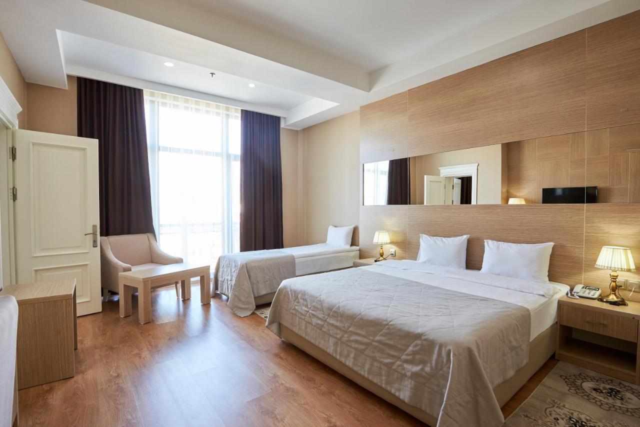 Nobel Hotel Baku Exteriör bild