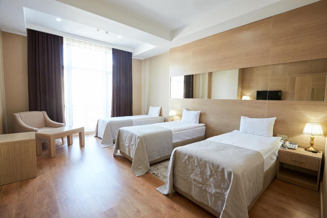 Nobel Hotel Baku Exteriör bild